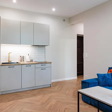 Miedzy Wawelem A Rynkiem