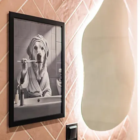 Miedzy Wawelem A Rynkiem Krakow